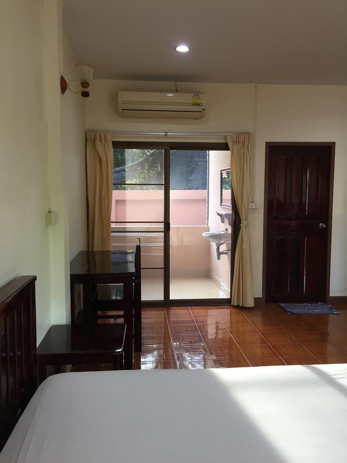 Poon Suk Hotel Kabin Buri Exteriör bild